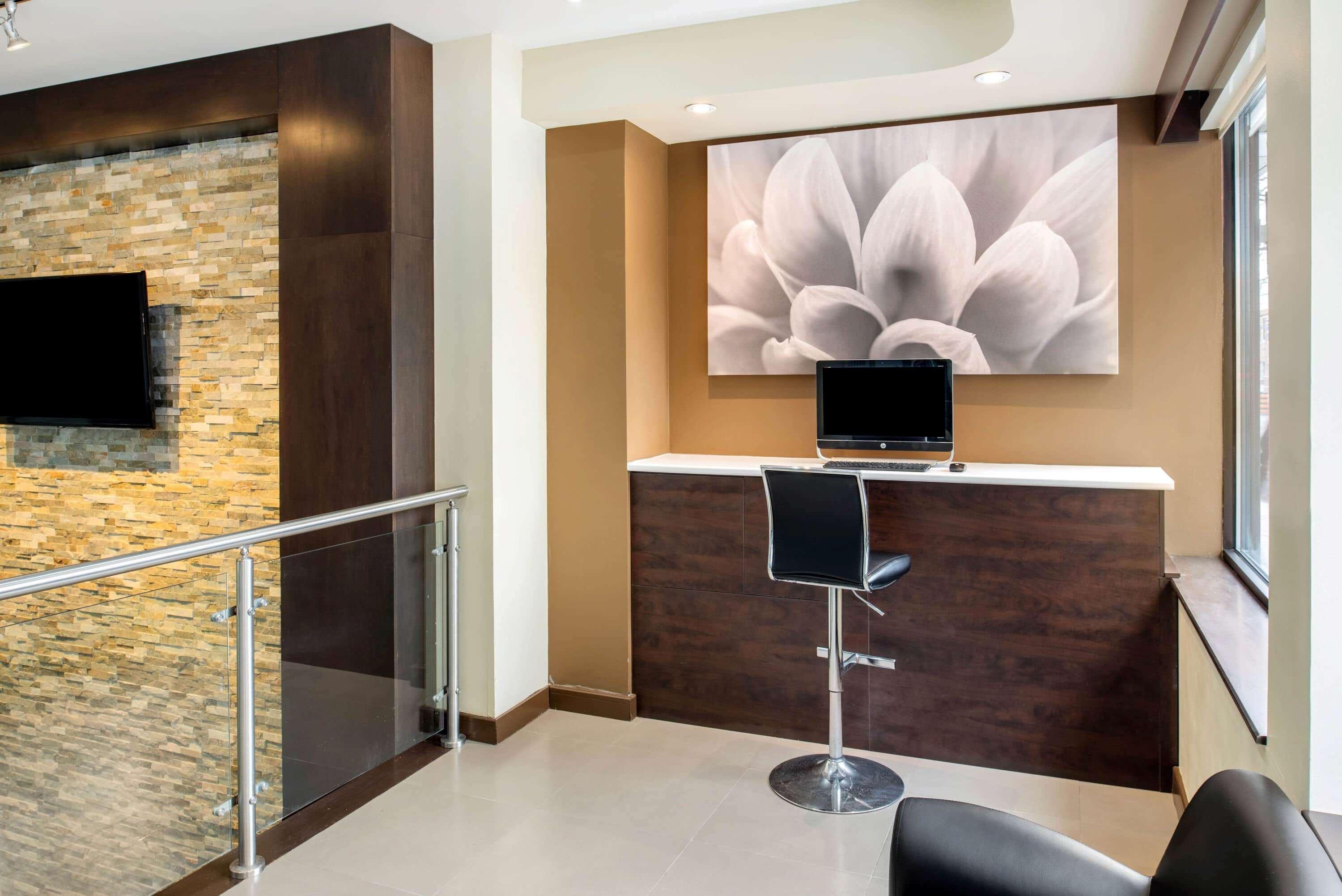 La Quinta By Wyndham Oshawa Hotel Luaran gambar