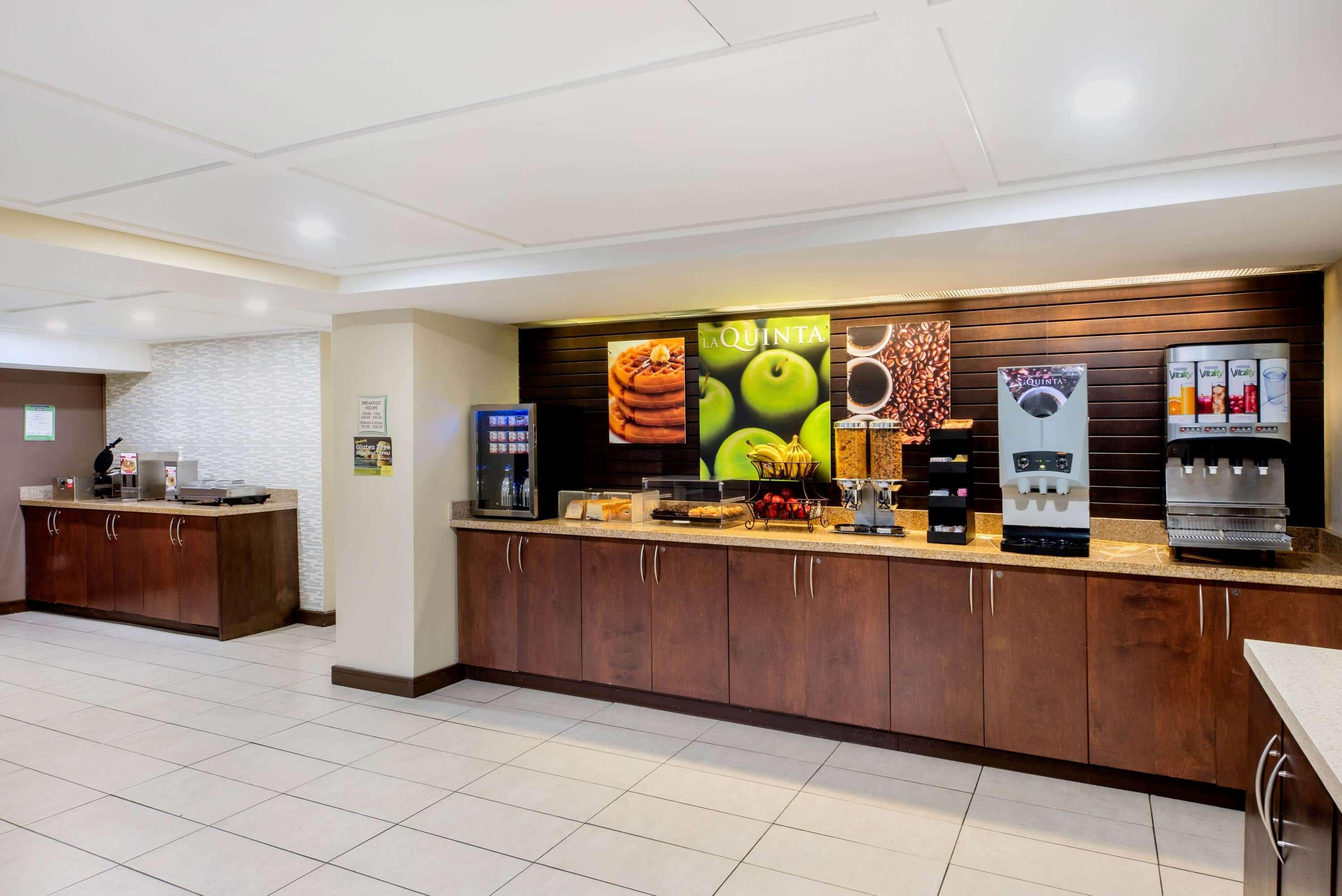 La Quinta By Wyndham Oshawa Hotel Luaran gambar