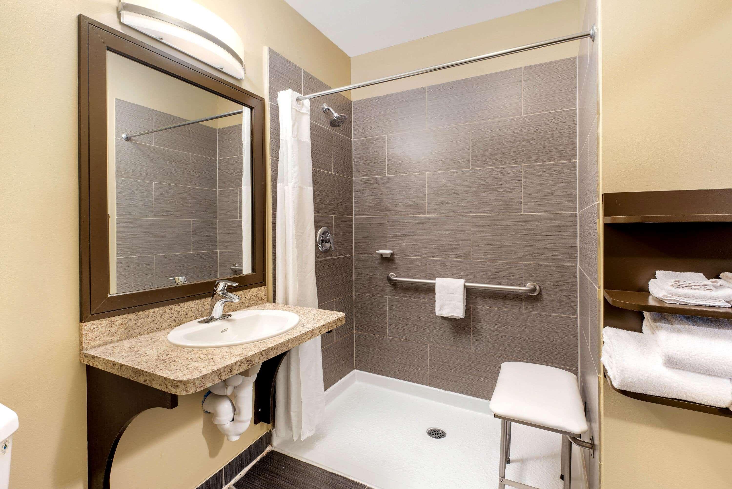 La Quinta By Wyndham Oshawa Hotel Luaran gambar