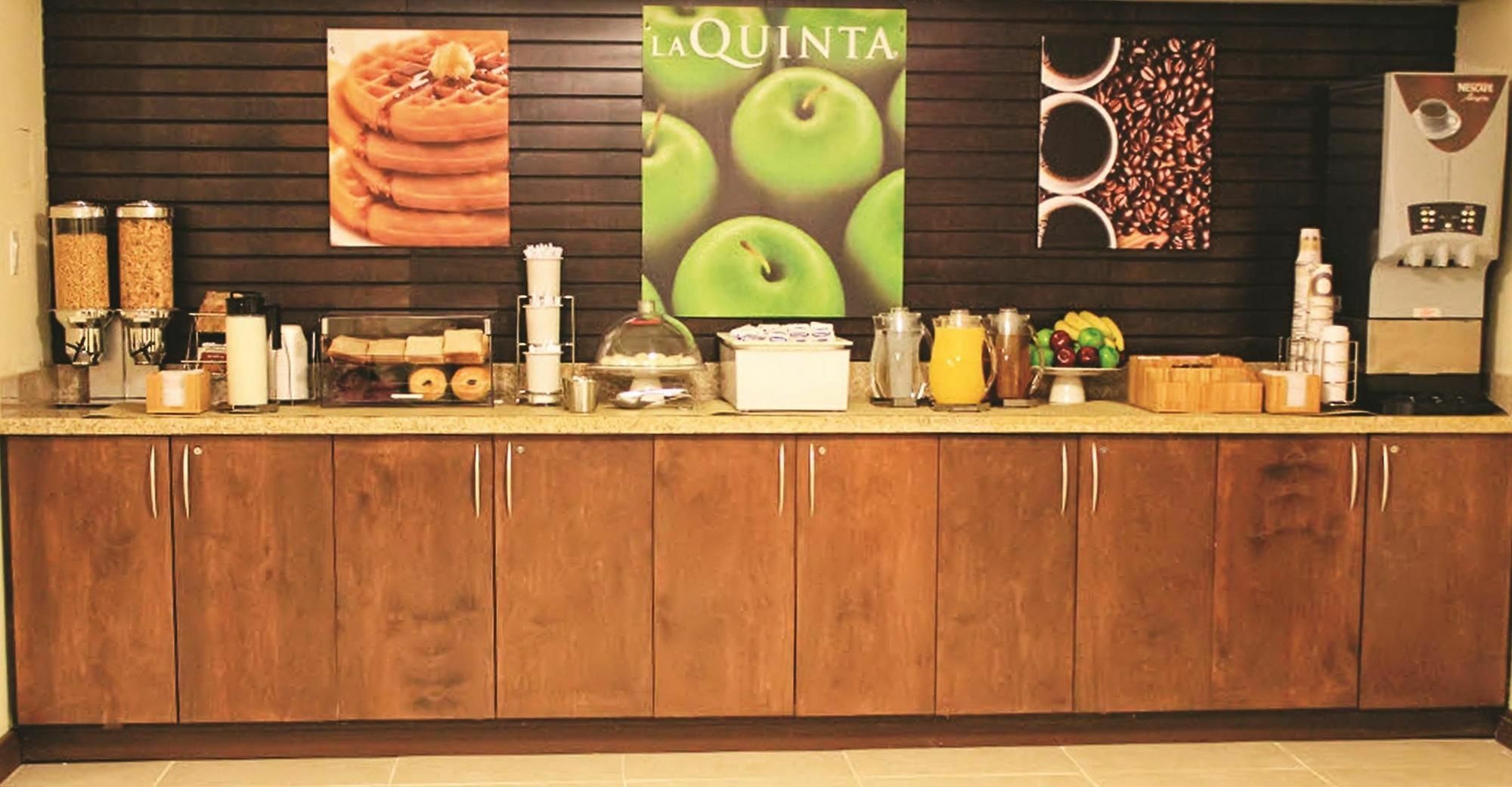 La Quinta By Wyndham Oshawa Hotel Luaran gambar